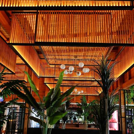 Gardenland Resort Bushat Bagian luar foto