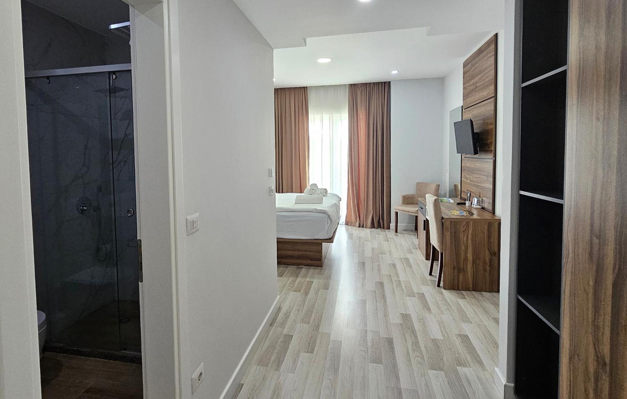 Gardenland Resort Bushat Bagian luar foto
