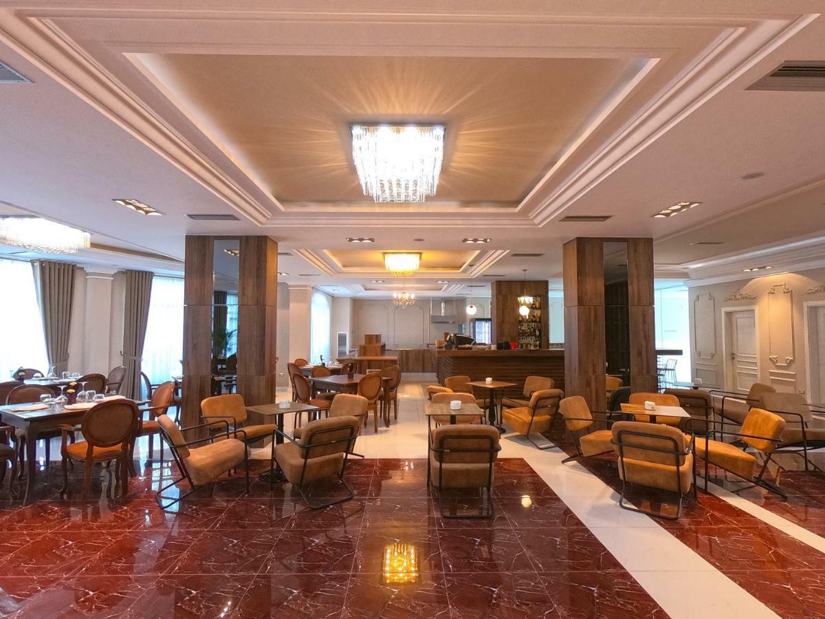 Gardenland Resort Bushat Bagian luar foto