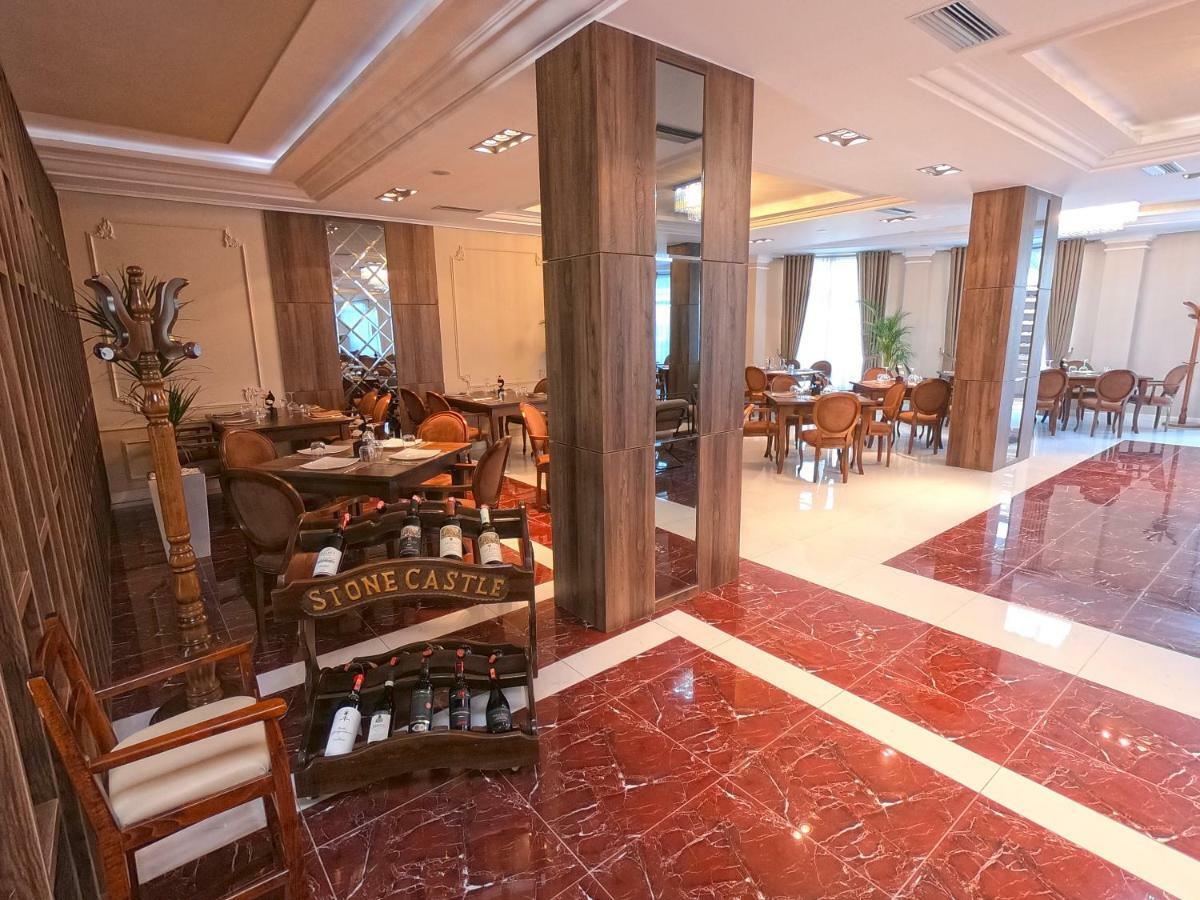 Gardenland Resort Bushat Bagian luar foto